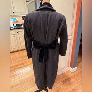 VTG Rothschild Tailored Union Made Wool Charcoal Coat Black Velvet trim & bow